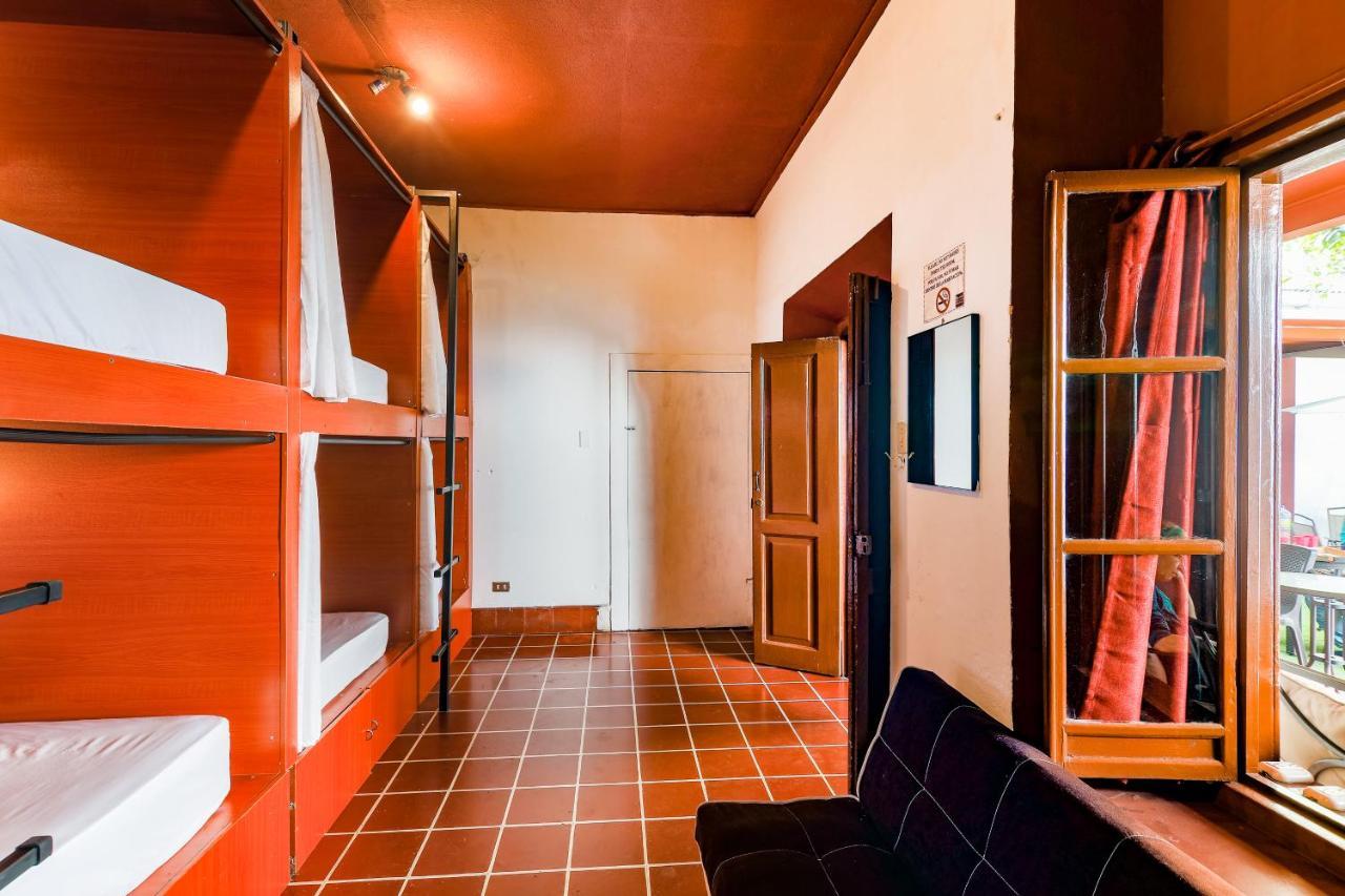Capsule Hostel Гватемала Экстерьер фото